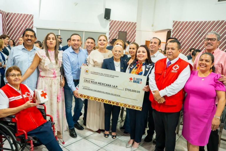 Beatriz Estrada fortalece la Colecta Anual de la Cruz Roja en Nayarit